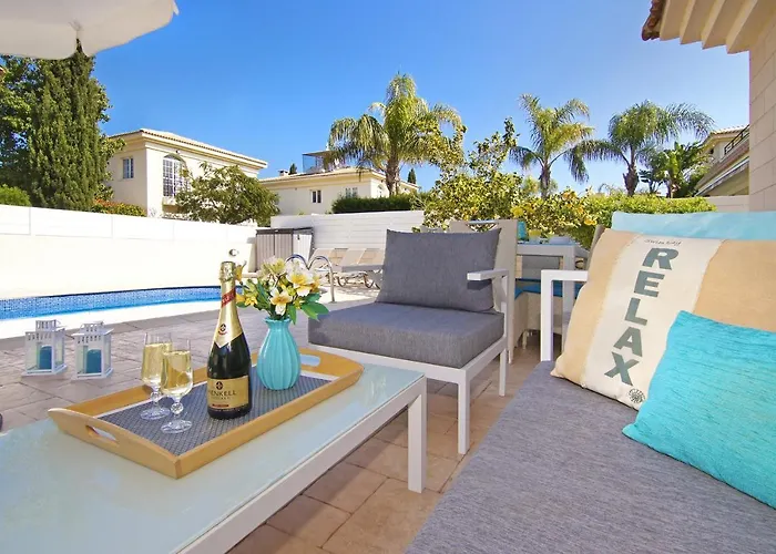 Sonja Villa Protarász